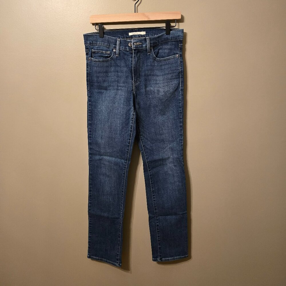 EUC, Levi's Slimming Straight Jeans, Size 29